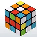色とりどりの正方形で構成されたキューブ。