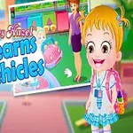 金髪の子供が笑顔で立っており、背景にはカラフルなイラストや乗り物の要素が描かれています。