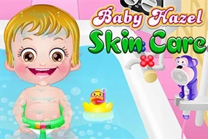 赤ちゃんがバスタブで遊んでいる様子とおもちゃのアヒル。