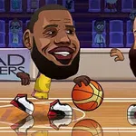 二人のキャラクターがバスケットボールコートでボールを持ち対峙しているイラスト。