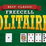 緑の背景に「BEST CLASSIC FREECELL SOLITAIRE」と大きく書かれた文字と、異なるトランプのカードが横に並んでいる画像。