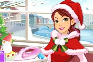 サンタの帽子をかぶった女性が、クリスマスツリーと雪だるまがある室内にいるイラスト。
