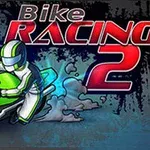 緑色のバイクに乗った白いスーツのライダーと大きなタイトルロゴ。