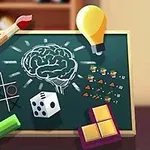 黒板の上に描かれた脳のスケッチと、周囲に置かれた電球、筆、さいころ、ゲームピースがあるイメージ。