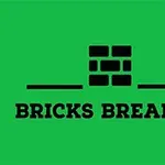 緑色の背景に黒いレンガ模様と「BRICKS BREAKER」という文字が描かれた画像。