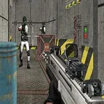 一人称視点で銃を持つ手前の人物と、廊下で向かい合う武装した二人の敵。