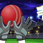 ナイトスタジアムで赤いボールをキャッチしようとしているグローブをはめた手。