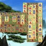 青空と木々を背景に、積み重なった麻雀牌のセット。