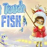 羊の角をつけた赤いコートの少女が釣り竿で魚を持っており、雪景色の中に光るペンギンがいる。