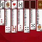 赤い背景に配置されたトランプカードの列。