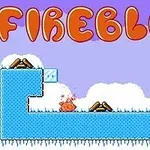 青い氷のプラットフォーム上に小さな火の玉キャラクターがいる場面。