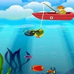 赤いボートに乗った釣り人が、海の中で魚を釣り上げている様子。