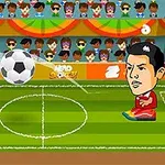 サッカー場で対戦する2人の大きな顔の選手と観客席にいる観客たち。