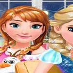 2人の女性キャラクターが微笑みながら一緒にポーズを取っている。
