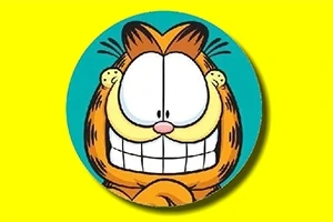 青い背景に、黄色い縁取りの丸い枠内で大きく笑っているオレンジ色の猫のキャラクター。