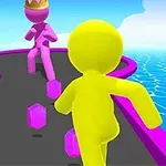 カラフルなキャラクターが鍵穴型の道を走り、海と空の背景に宝石を集めている様子。