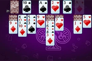 紫色の背景にトランプのカードが並んでいる。