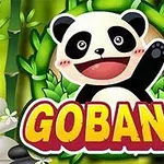 パンダが「GOBANG」という文字の上に座っている緑の竹に囲まれた明るいイラスト。