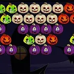 ハロウィンのカボチャの顔がグリッド状に並べられた夜の暗い背景に、緑、白、紫、オレンジのカボチャのイラスト。