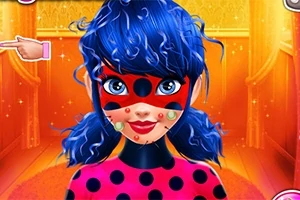 青い髪と赤いマスクをつけたキャラクターが、にきびの治療を受けている様子。