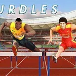 陸上競技場で三人の選手がハードルを飛び越えている姿。