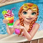プールでカラフルな飲み物を持つ水着姿の女性。