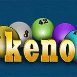 金色の「keno」という文字と、数字が書かれたカラフルなボールが並んでいる。