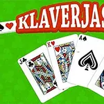 緑色の背景に「KLAVERJASSEN」という文字と、ジャック、キング、エース、クイーンのトランプカードが並んでいる。
