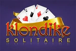 紫色の背景に4枚のトランプと金色のリボン、「klondike solitaire」のテキスト。