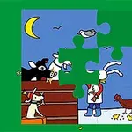 緑の背景に、月や飛んでいる鳥、ウサギの耳を持つキャラクター、牛や鶏、ひよこが描かれたパズルのイラスト。