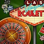 ルーレットホイールとチップが置かれたカジノテーブルに「Las Vegas Roulette」の看板がある。