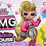 ピンクとシルバーの服を着た人形が、背景にハートと観葉植物のあるポップなデザインの中に配置されている。