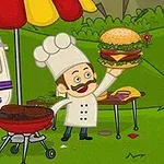 シェフの格好をした男性が大きなハンバーガーを持ち、外でバーベキューをしている。