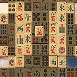 背景に湖と桜が描かれた麻雀牌の配置。