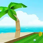 ヤシの木がある海辺のゴルフコースで、旗とゴルフボールが見える風景。