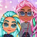 ピンクや青の髪をした3人のキャラクターが、大きな眼鏡をかけて微笑んでいる。