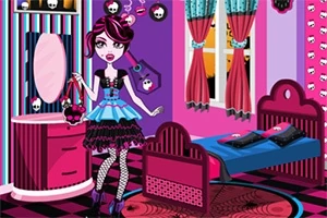 ピンクの部屋に個性的なファッションのキャラクターが立っている様子。