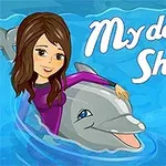 女性がイルカに乗って水中で楽しく遊んでいるイラスト。
