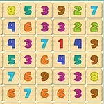 カラフルな数字がグリッド状に並んだボード。