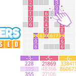白い背景に「NUMBERS CROSSED」というテキストと、指が番号を囲んでいるパズルのブロックが並んでいる。