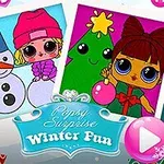 アニメ風の女の子が雪だるまやクリスマスツリーの前でポーズを取っているイラスト。
