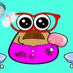 赤いメガネをかけたキャラクターが、せっけんで自分を洗いながらシャワーヘッドが近くにある。