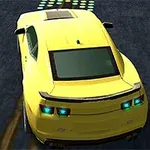 黄色いスポーツカーが道路を走っている様子を後方から撮影した画像。
