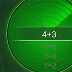 緑色のレーダースクリーン上に「4+3」という数式が表示されている画像。