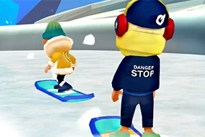 スノーボードをしている二人のキャラクターで、手前のキャラクターは「DANGER STOP」と書かれた服を着ている。