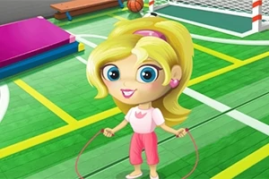 金髪のキャラクターが体育館の中で縄跳びをしている。