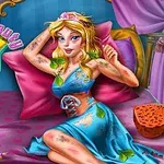 ベッドに座っているティアラをかぶった青いドレスのブロンドの女性が汚れており、背景にはブラシとクシが置かれたテーブルがある。
