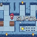 迷宮の中に赤いフードをかぶったキャラクターと緑色のスライム、そして木箱やコインが配置されているピクセルアート風の画像。