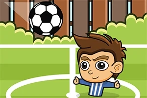 サッカーコートでサッカーボールを蹴るストライプシャツを着たアニメ風の少年。