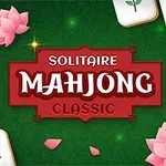 緑の背景に赤いフレームで囲まれた「SOLITAIRE MAHJONG CLASSIC」の文字と、周囲に配置されたマージャン牌とピンクの蓮の花。